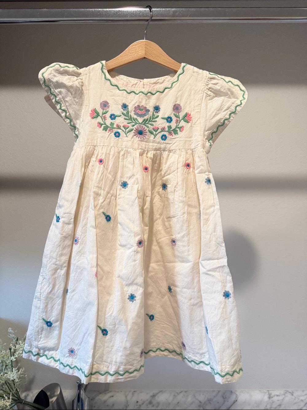 Mini Boden Kids' Embroidered Texture Dress Vanilla Pod Girls Boden size 5-6T